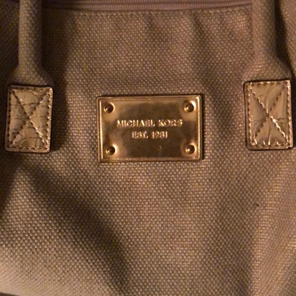 Lightly used Michael Kors purse - Picture 2 of 3